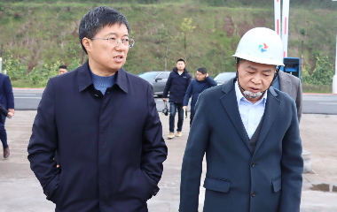 南溪區(qū)委書記、南溪經(jīng)開區(qū)黨工委書記劉剛率隊調(diào)研遠東股份宜賓智能產(chǎn)業(yè)園